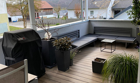 120 m² family apartment with an extra-large balcony, separate bathroom and toilet, charging station for electric vehicles, and located near Ingolstadt.