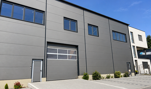 Commercial hall, 225 square meters – ideal for storage, workshop, or production use.
