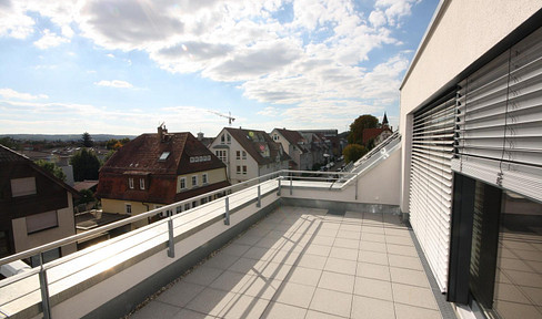 ++ EXCLUSIVE PENTHOUSE APARTMENT IN KORNTAL: ACCESSIBLE WITH ELEVATOR - ROOFTOP TERRACE WITH CITY VIEWS ++