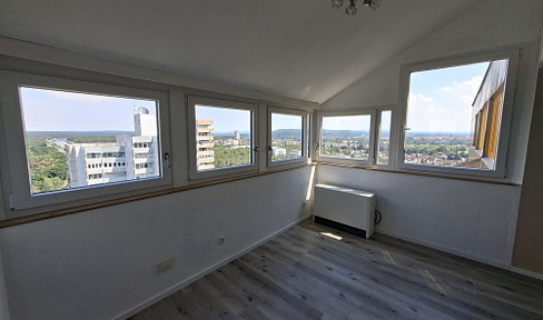 Große 4 Zimmer Wohnung mit tollem Fernblick