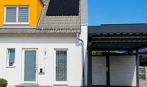 Family-friendly semi-detached house with a photovoltaic system.
