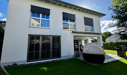 Family idyll at its finest - Luxury villa with premium features in Hofheim.