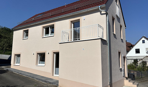 Completely renovated multi-family building in Igensdorf – Energy efficiency class A, 2 apartments, ready for occupancy.