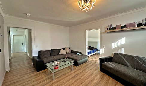 Charming 5.5-room apartment with parking space.