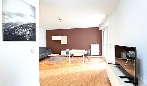 Excellent, nearly new 2-room apartment with balcony in Adlershof.