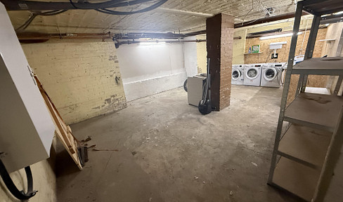 100 m² Lagerfläche | Strom, Wasser, WC | Bayerischer Platz | auch teilbar