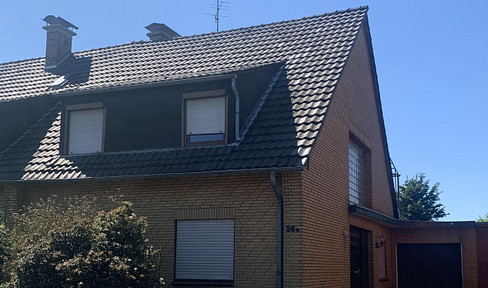 Semi-detached house with two separate apartments and plenty of privacy.
