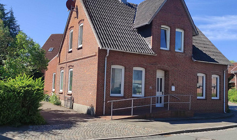 Haus am Bahnhof mit zwei Wohneinheiten
