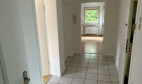 Bright 2-room apartment in the attic with a large balcony – located in the northern garden district.