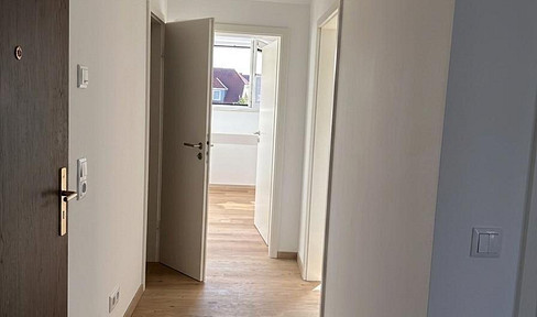First occupancy after renovation: Bright 4-room penthouse apartment in Cologne-Weidenpesch.