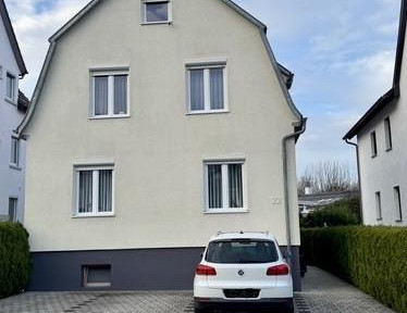 Bright and airy detached house in a desirable residential area.