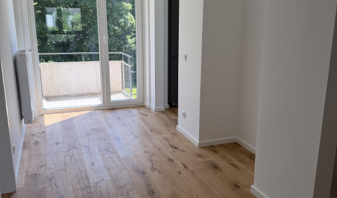 First occupancy after renovation: Well-designed apartment in a well-maintained multi-family building, located in a quiet area.