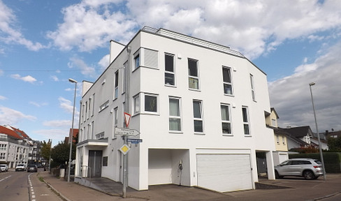 Modern three-room apartment in a convenient location.