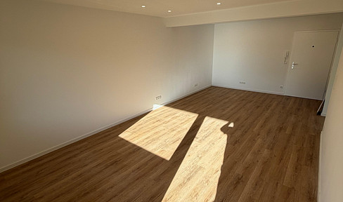 Accessible and completely renovated: 3-room apartment with balcony, cellar, and parking space.