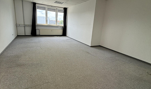 Bright 3-room apartment (88 m²) in Fürth – Fitted kitchen, excellent transport links, no commission fees.