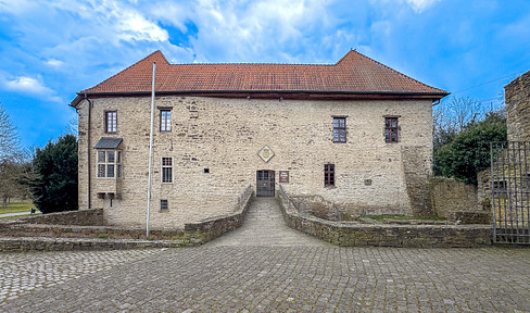 EXKLUSIVES BÜRO – HISTORISCHES HAUS HERBEDE – 69 m² – STELLPLÄTZE INKL.