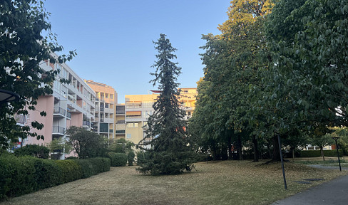 For sale from a private individual to a single owner: an ideal and comfortable apartment, including a parking space and a beautiful, modern kitchen, in a good and quiet location.