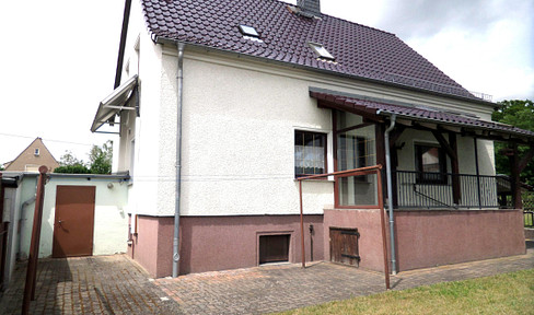 131 m² for your family: 4 bedrooms, 2 bathrooms, 2 garages, and no buyer's commission.