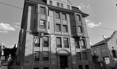 Office space available in a shared office environment near Marienplatz, starting from €13.70 per square meter.