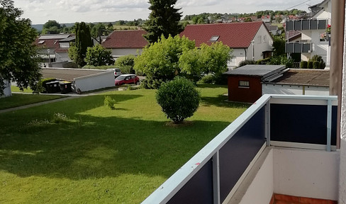 Cozy 3-room apartment in a prime location in RT-Rommelsbach. NO COMMISSION!