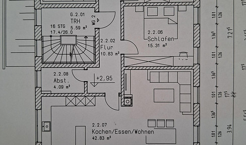 Spacious, bright 3-room apartment, located on the 1st floor with a balcony, in a very central location.