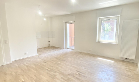 Erstbezug: neu sanierte 3 Zimmer-Wohnung mit Balkon