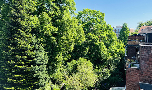 Dachterrasse mit Blick ins Grüne: Perfekt für Paare oder Singles mit Home-Office