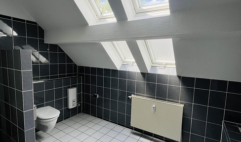 Ruhe über dem Wasserviertel | zentral auf 165 m² | Dachterrasse mit Blick ins Grüne