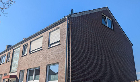 Bright, spacious 3-room apartment with a private garden and garage.