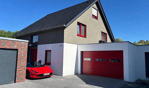 Farbenfrohes Einfamilienhaus (Bj. 2024) mit moderner Technik, Pool, Sauna, Jacuzzi und großer Garage