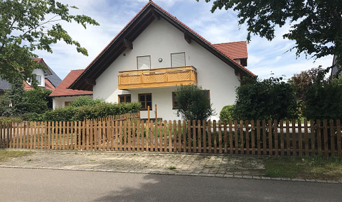 Wunderschöne Wohnung mit Balkon und eigenem Gartenanteil in bester Lage von Pöttmes