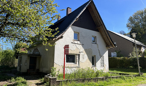 98.000€ - Keine Provision - Einfamilienhaus mit Anbau und 2833m2 großem Grundstück im Grünen gelegen