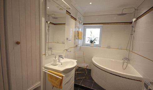 Ab 1. SEPTEMBER  Zentral gelegenes, schönes Apartment (8 Min. zur Altstadt)