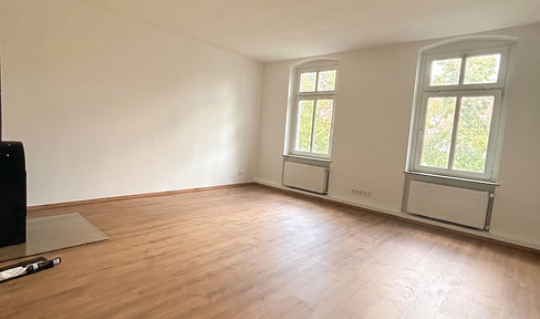 Exclusive 4-room apartment with a fireplace, two bathrooms, and high-quality finishes – ideal for families.