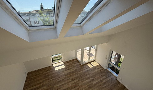 Modernized city apartment with a southwest-facing balcony and a spacious layout.