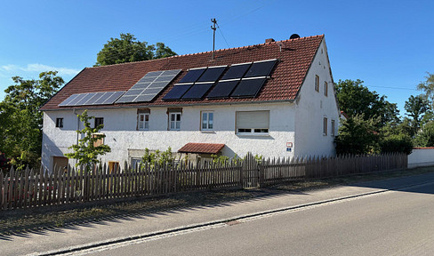 Unikat der Handwerkskunst: Energetisch autarker Einfirsthof für Ästheten & Sammler