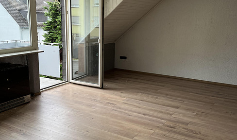 Helle 2-ZKB-Dachgeschosswohnung mit Balkon und Stellplatz in Trier-Pfalzel
