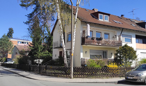 Mehrfamilienhaus mit 3 Wohnungen, Garage und Garten