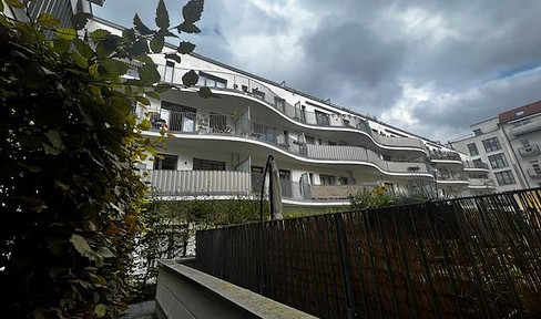 Schöne, lichtdurchflutete voll möbilierte zwei Zimmer Wohnung in Ludwigsvorstadt