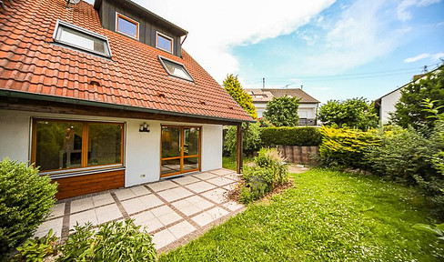 Modernisierte DHH mit Wärmepumpe, Büro & sonnigem Garten