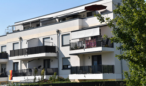 Bright 3-room apartment in Schönefeld – enjoy peaceful living close to BER airport and Berlin.
