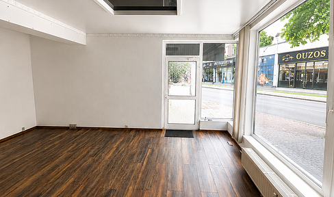 Well-located retail space/office (43 m²) in the central area of Duisburg-Walsum – available immediately.