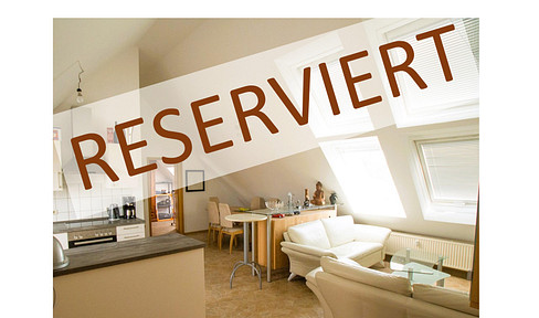 *Reserviert* - Lichtdurchflutete 2-Zimmer-DG-Wohnung mit hohen Decken in Top-Lage in Forchheim
