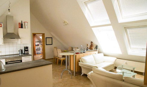 Lichtdurchflutete 2-Zimmer-Dachgeschosswohnung mit hohen Decken in Top-Lage in Forchheim