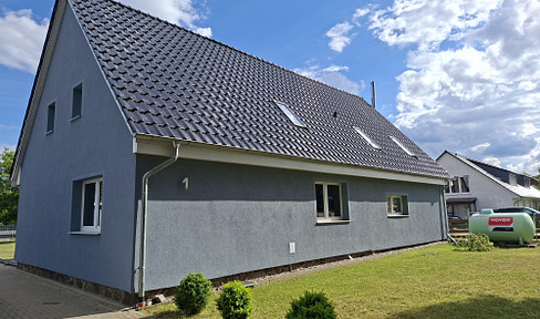 Modernisiertes Einfamilienhaus mit Einliegerwohnung, Werkstatt und großem Grundstück in Blumenholz