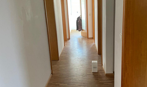 Bright and welcoming 3-room apartment.