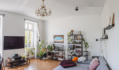 4 Zimmer Altbauwohnung im 1. Stock