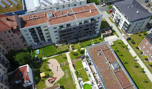 Brand new, bright 3-room apartment with a balcony and fitted kitchen.