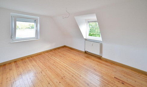 Compact and charming: A 2.5-room apartment in the desirable Upper Frauenland district, available without any brokerage fees.