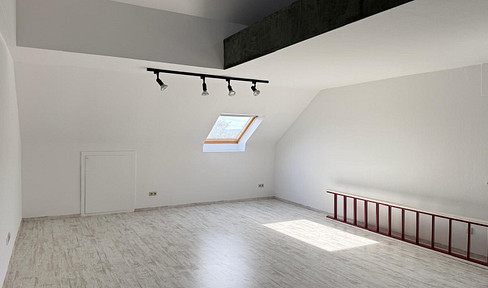 Helles Studio/Büro 64m² in ruhiger Lage